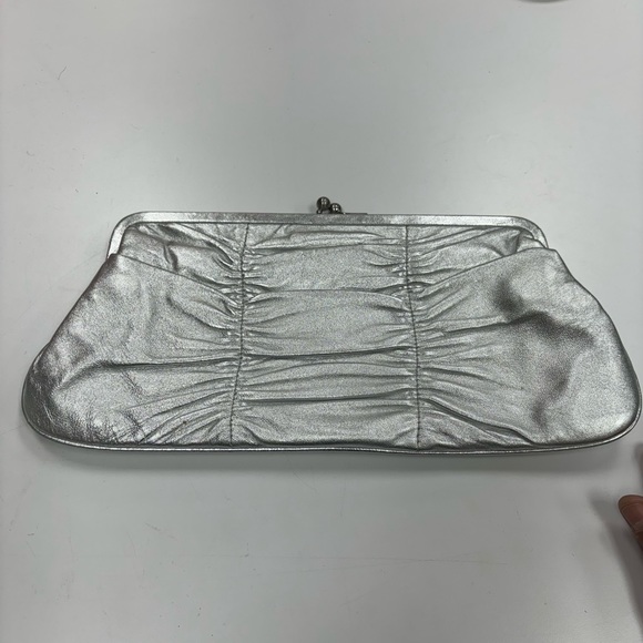 Hobo Silver Leather Clutch Bag with Chain - Picture 3 of 5